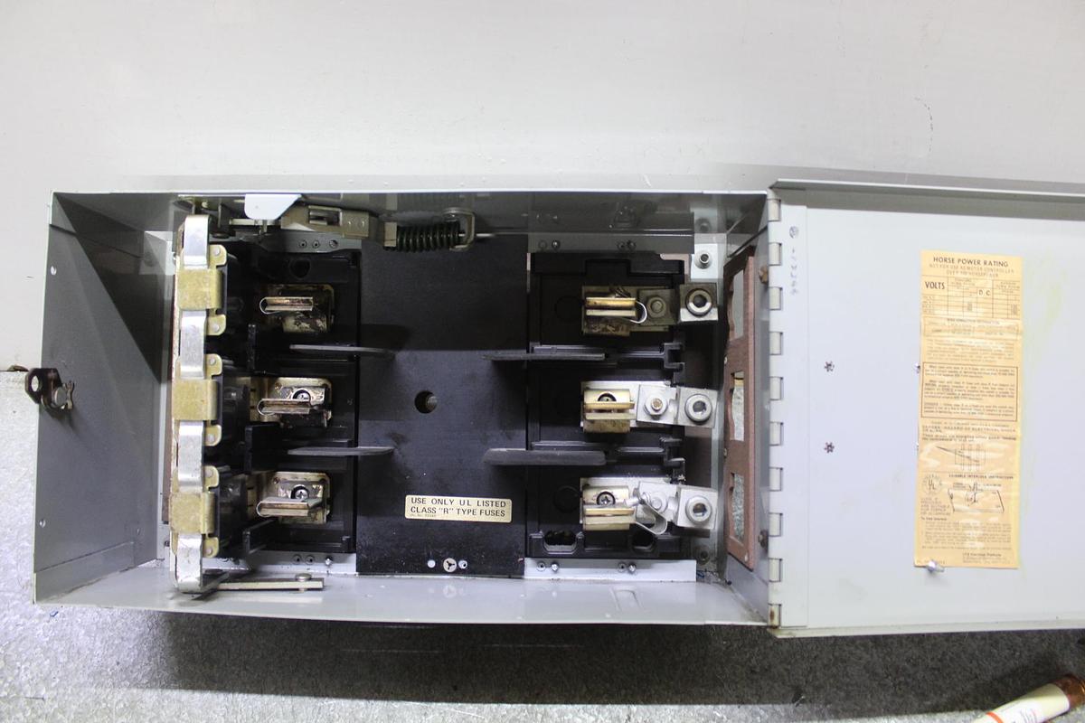 Used ITE VACU-BREAK PANELBOARD SWITCH V7H3605 400 AMP 600 VOLT 3-PHASE 3-POLE