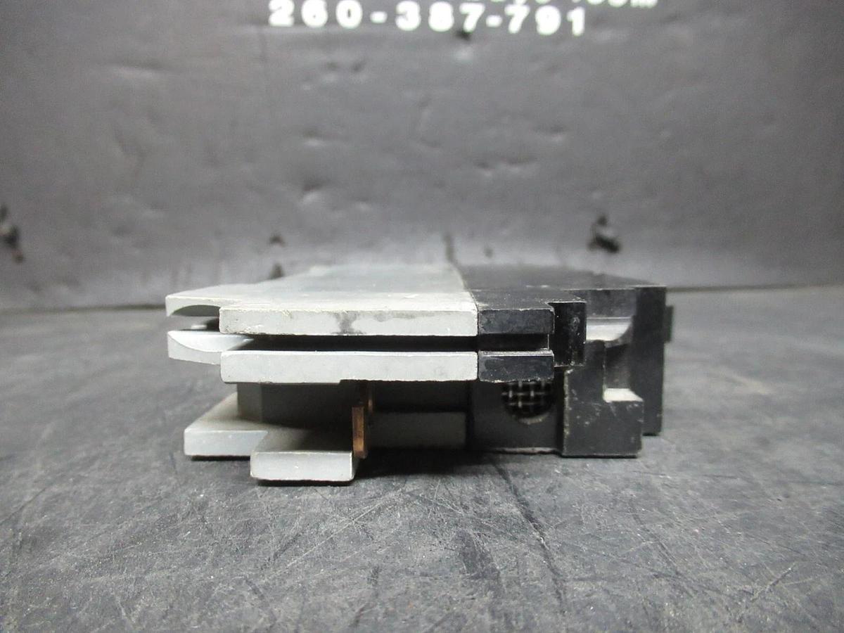 Used SQUARE D SINGLE POLE BREAKER 20 AMP 277 VAC TYPE: ML - DH-61 - 992920 J29L143