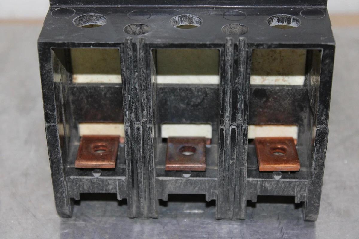 Used SQUARE D CIRCUIT BREAKER KAL362001021 200 AMP 600 VAC 3-POLE W/ SHUNT TRIP