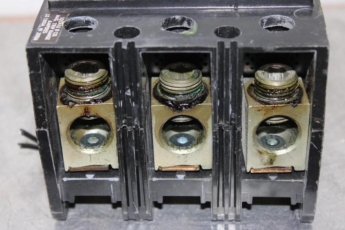 Used SQUARE D CIRCUIT BREAKER KAL362001021 200 AMP 600 VAC 3-POLE W/ SHUNT TRIP