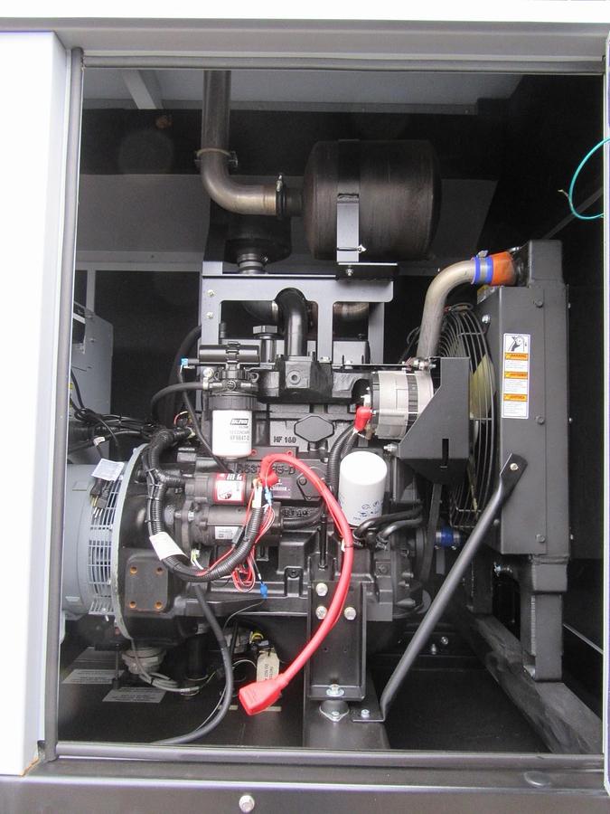Used 30 KW DIESEL GENERATOR MTU 120/240V  JOHN DEERE SOUND ENCLOSED 196 HRS  VIDEO
