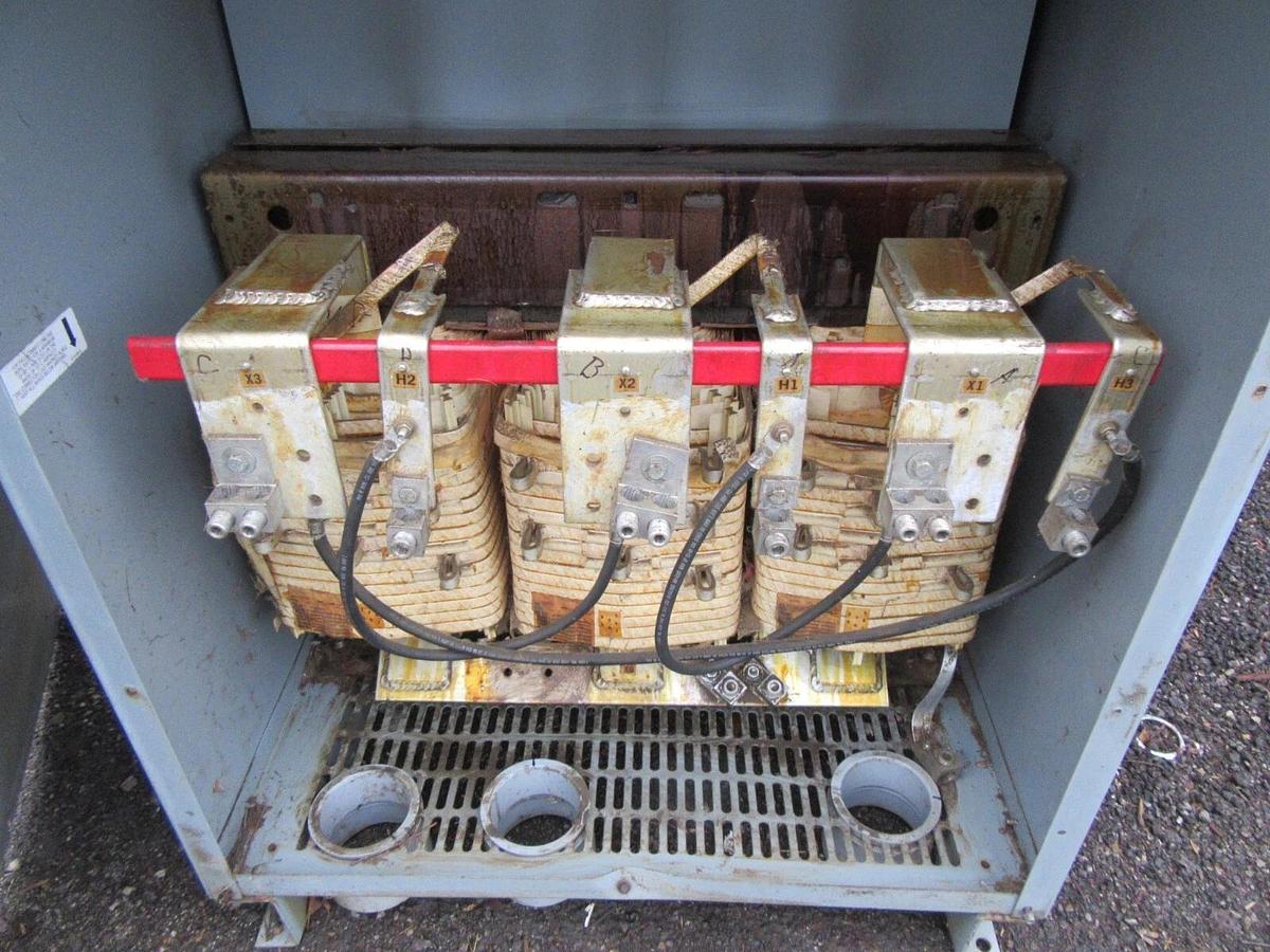 Used SQUARE D TRANSFORMER 225T3H 225 KVA PRI: 480V @ 271 A SEC: 208Y/120 @ 625 A 3R