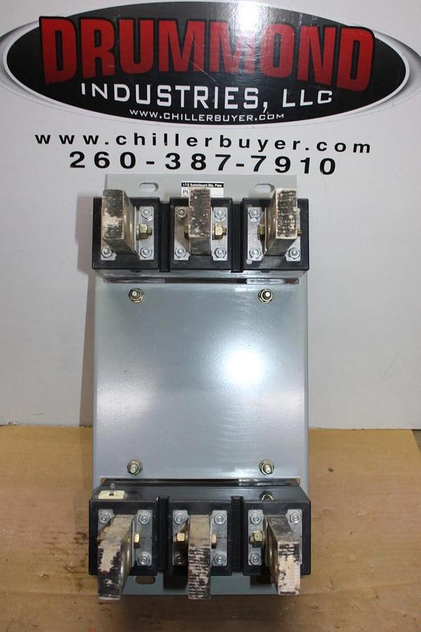 Used SIEMENS BREAKER MOUNT PL9699 PC5666 PLUG-IN ADAPTER 1200 AMP 600 VAC