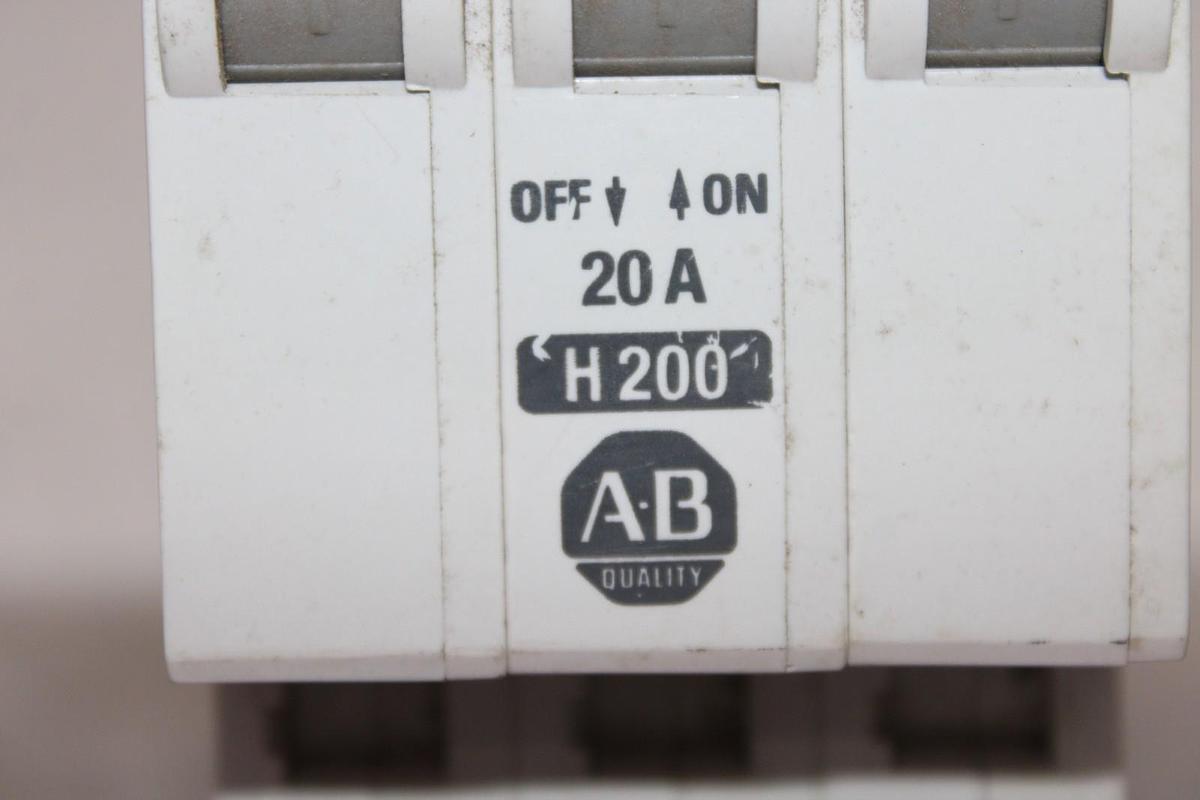 Used ALLEN BRADLEY CIRCUIT BREAKER 1492-CB3 480/277 VAC 20 AMP 3-POLE