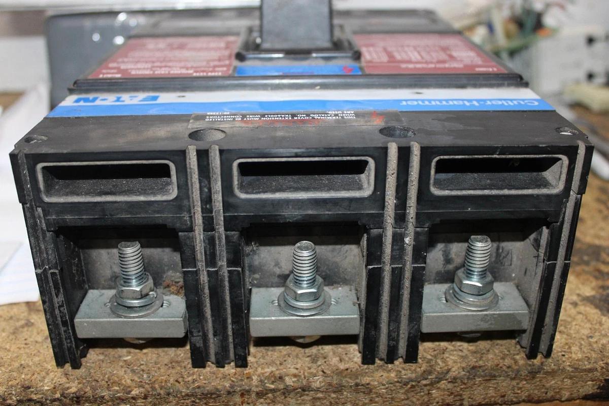 Used EATON MOLDED CASE SWITCH LS36060YE 600 AMP 600 VAC 3-POLE 50/60 HZ *WARRANTY*