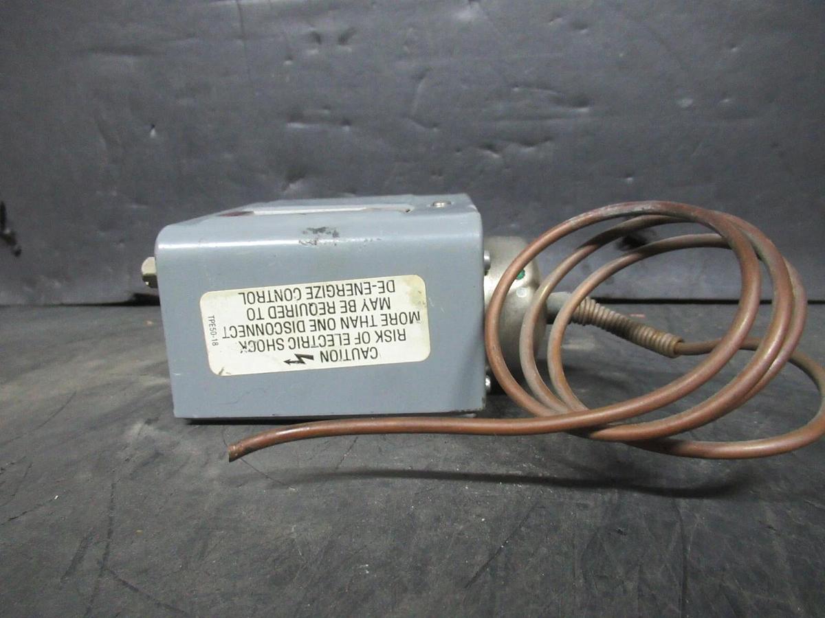 Used CARRIER PRESSURE SWITCH HK01CW010 P72AG-8 240 VAC 5 HP 24 AMP **WARRANTY**