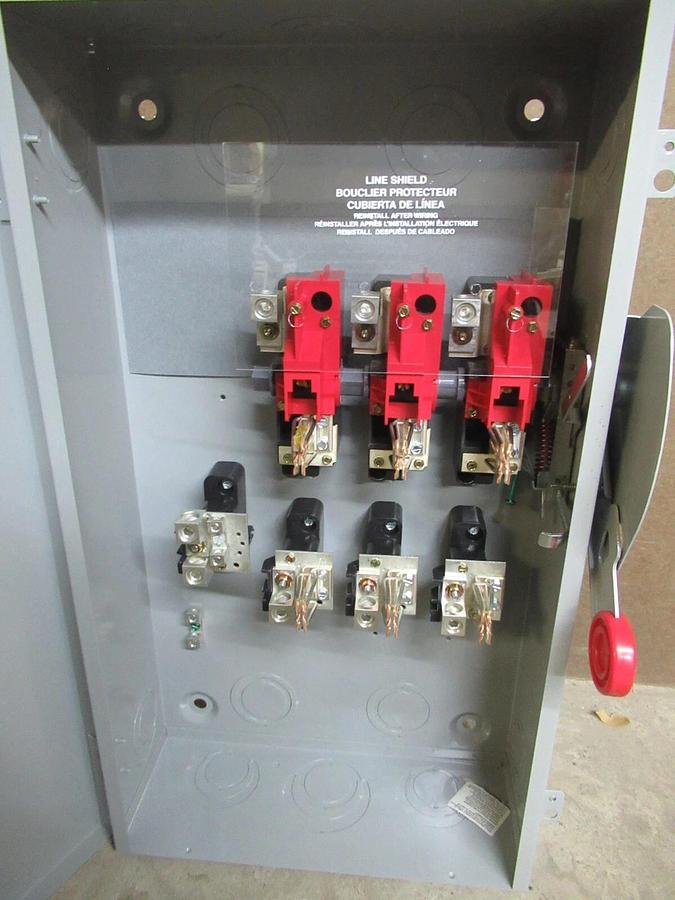 NIB EATON 200 AMP HEAVY DUTY SAFETY SWITCH DH324NGK TYPE 1 3-POLE 60 HP 240 V