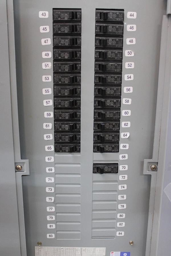 Used GENERAL ELECTRIC SERVICE PANELBOARD AB43B 225 AMP 208Y/120V 3-PHASE NEMA 1
