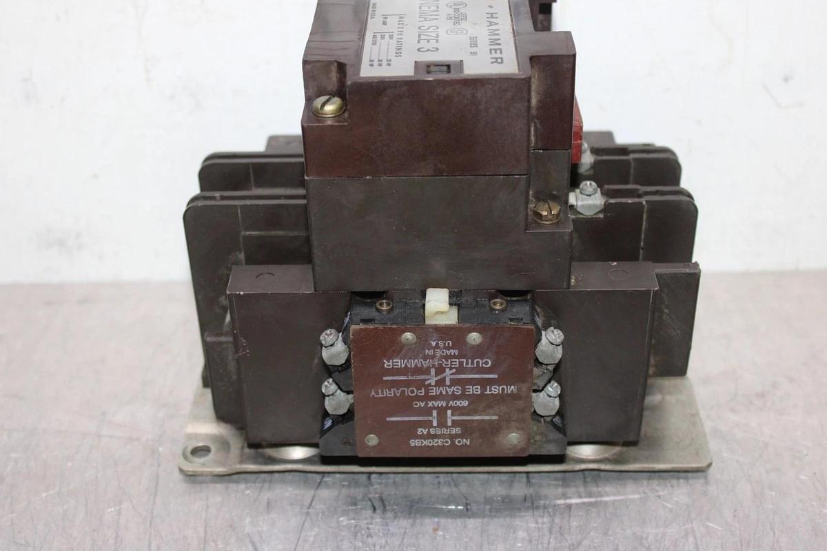 Used CUTLER-HAMMER CONTACTOR C10EN3 NEMA SIZE 3 90 AMP 600 VAC 3-POLE COIL: 120 V