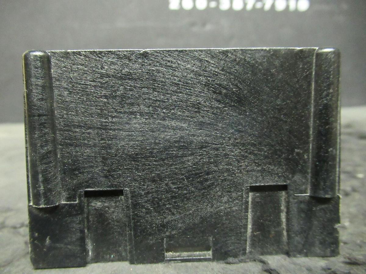 Used FERRAZ SHAWMUT 62203 DISTRIBUTION BLOCK PDB 3 POLE 600 VAC 1/4 - 5/8 STUD