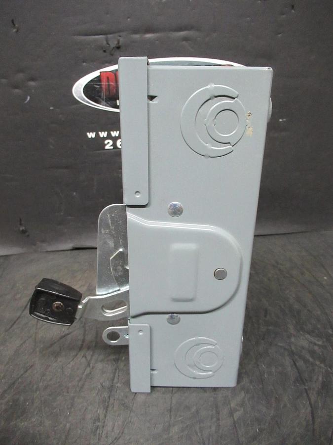 NEW SURPLUS SQUARE D SAFETY SWITCH DU321 30 AMP 240 VAC 7.5 HP 3-PHASE 3-POLE