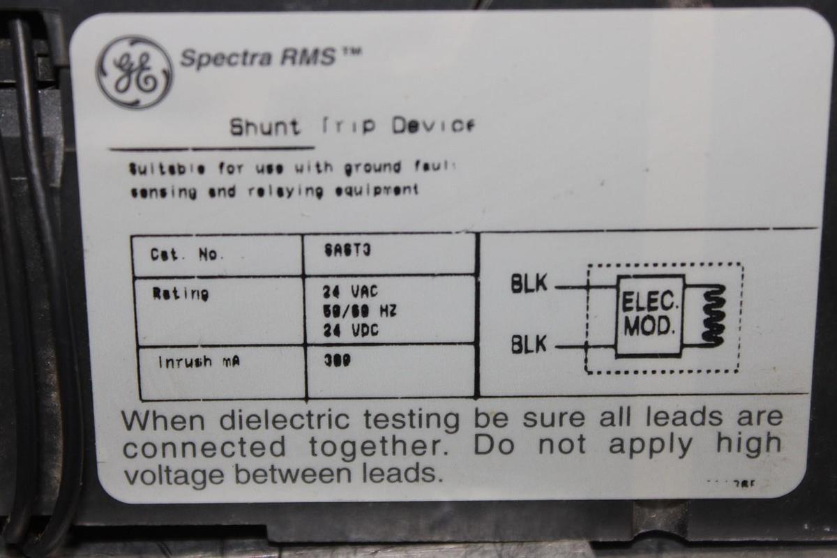 Used GE SPECTRA CIRCUIT BREAKER SEHA36AT0150 150 AMP 600 VAC 3-POLE W/ AUX. SWITCH