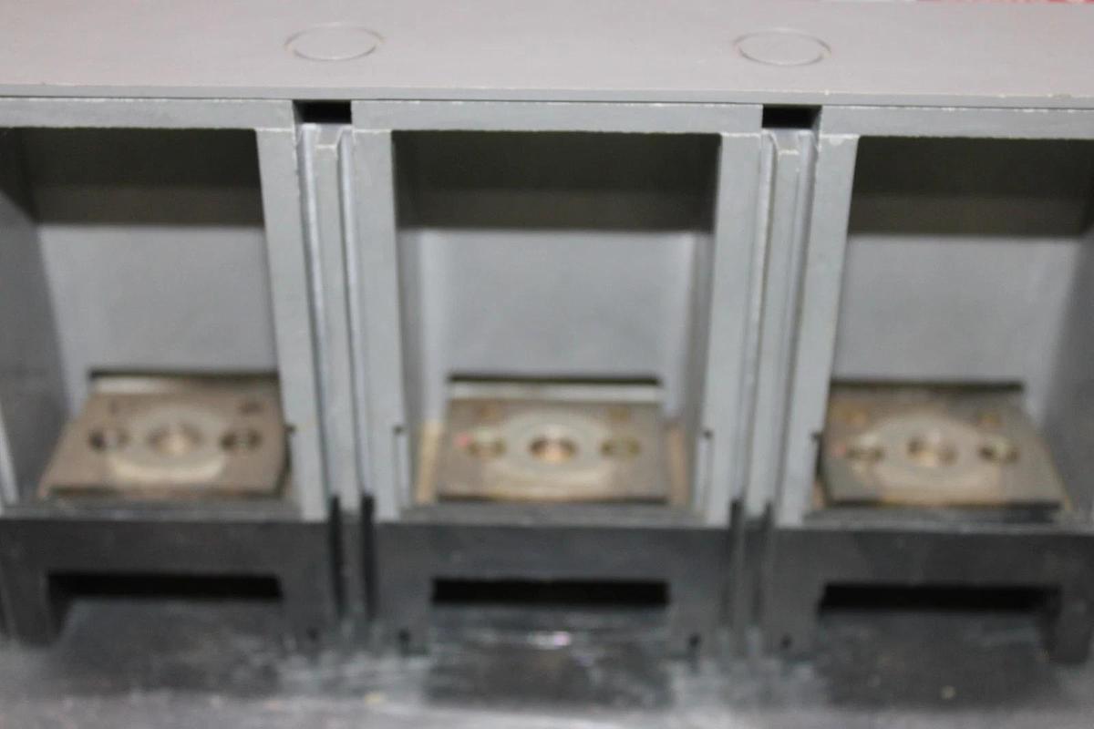 Used SIEMENS SENTRON CIRCUIT BREAKER JXD63B400 400 AMP 3-POLE 600 VAC JXD6-A