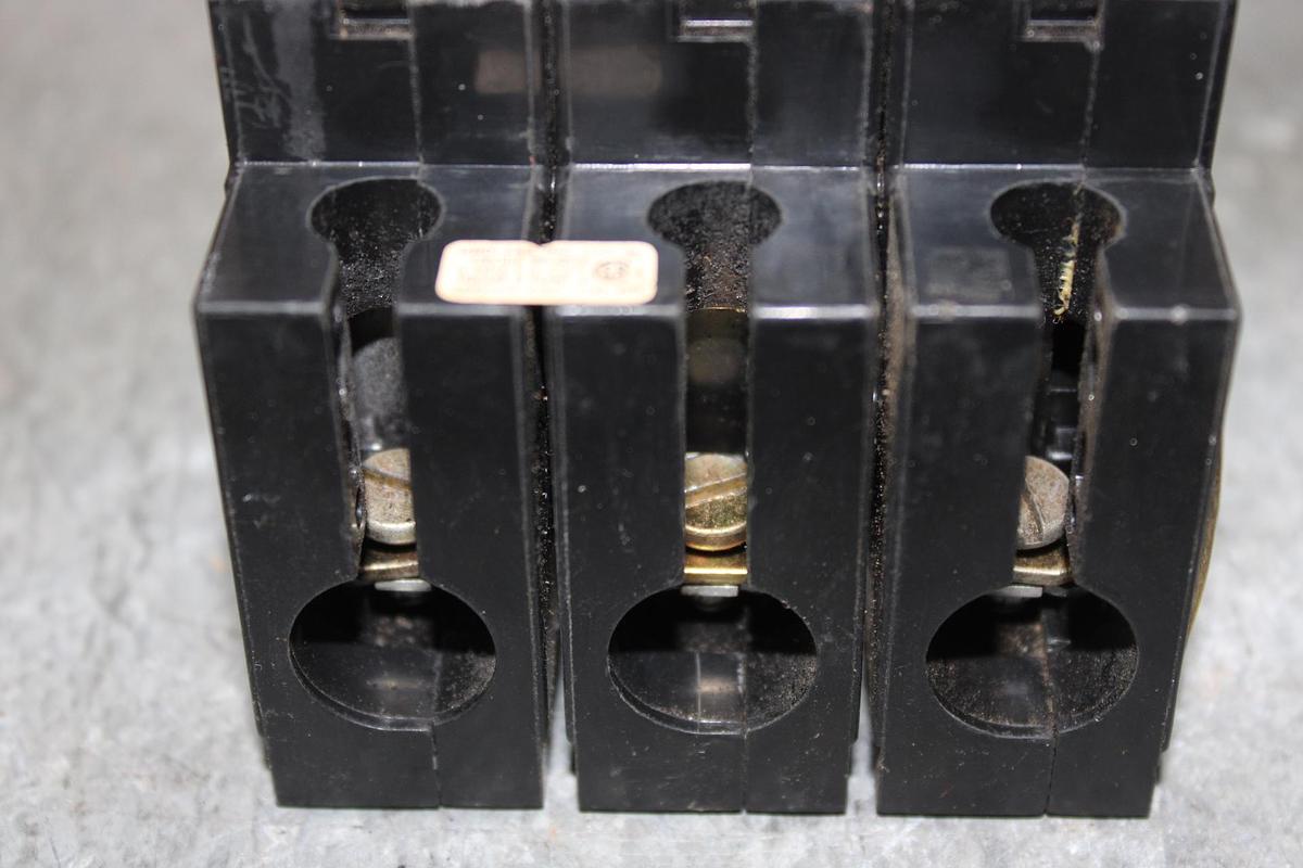 Used SQUARE D CIRCUIT BREAKER EH34020HID 20 AMP 480 VAC 3-POLE