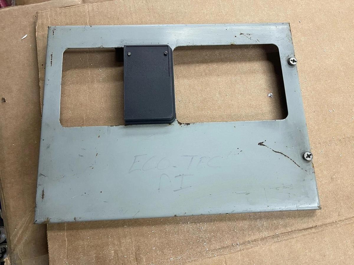 Used CUTLER HAMMER MOTOR CONTROL BUCKET 12" NEMA SIZE 1 STARTER 600 V 15 AMP BREAKER