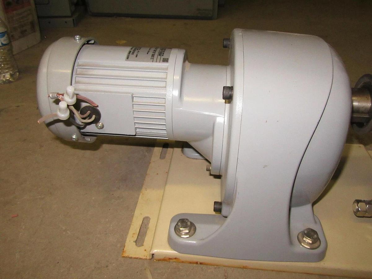 Used GTR 3-PHASE INDUCTION MOTOR GEAR REDUCER G3LM-40-600-T020WX 0.2 kW 0.53A 380V