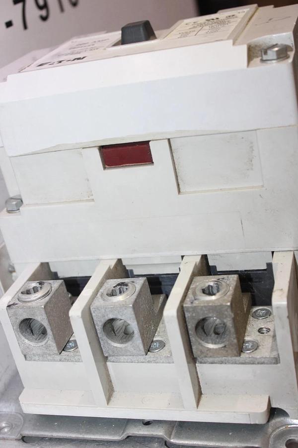 Used EATON CONTACTOR C825KN9 200 AMP 600 VOLT 3-PHASE COIL: 120 VOLT *WARRANTY*
