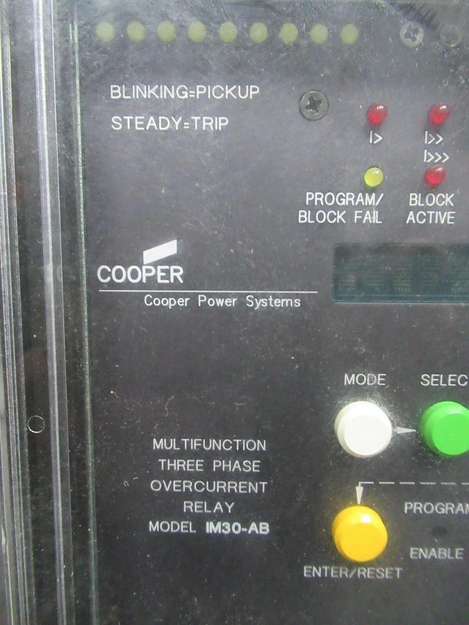 Used COOPER MULTI-FUNCTION 3-PHASE OVERCURRENT RELAY IM30-AB 24-110 VAC 24-125 VDC