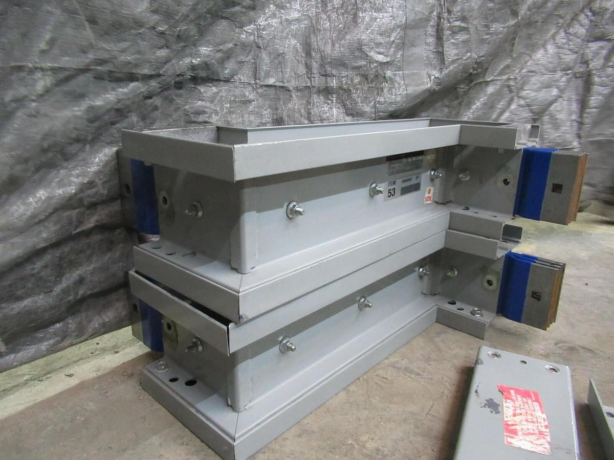 Used 3000 AMP GE SPECTRA SERIES EDGEWISE BUSWAY OFFSET 0292867 600 V 3 PH 3 W W/ G