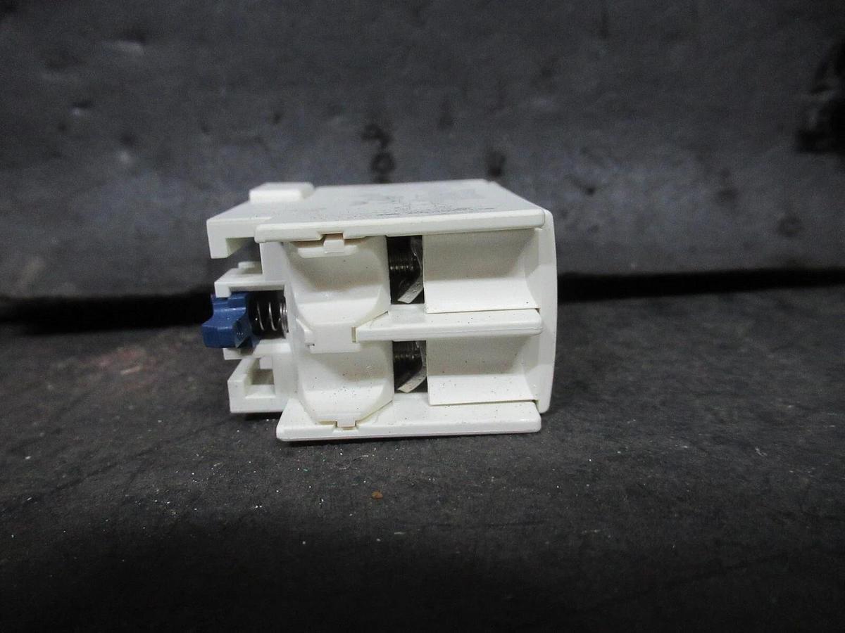 SCHNEIDER 2-POLE CONTACT BLOCK LADN11 10 AMP 600 VOLT **WARRANTY INCLUDED**