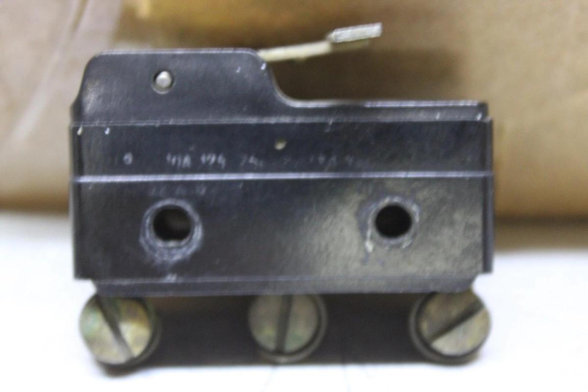 Used MICROSWITCH LIMIT SWITCH BZ-2RW8435109-P4 **WARRANTY INCLUDED**