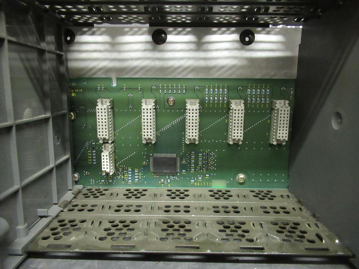 Used ALLEN BRADLEY SLC 500 POWER SUPPLY 1746-P2 SER. C W/ 1746-A10 SER.B 10 SLOT RACK