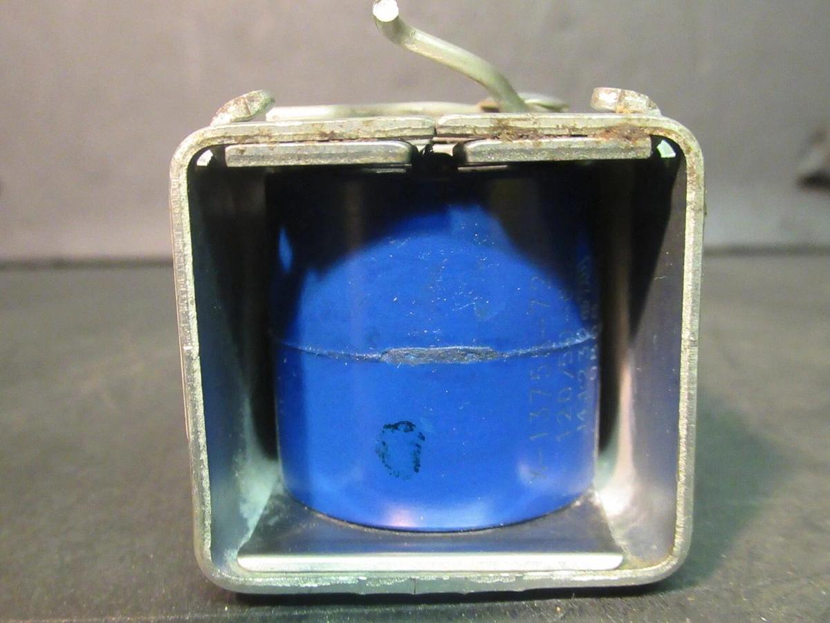 Used CARRIER GENERAL PURPOSE VALVE EFJX212 120 VOLT - 17 WATT - 300 PSI **WARRANTY**