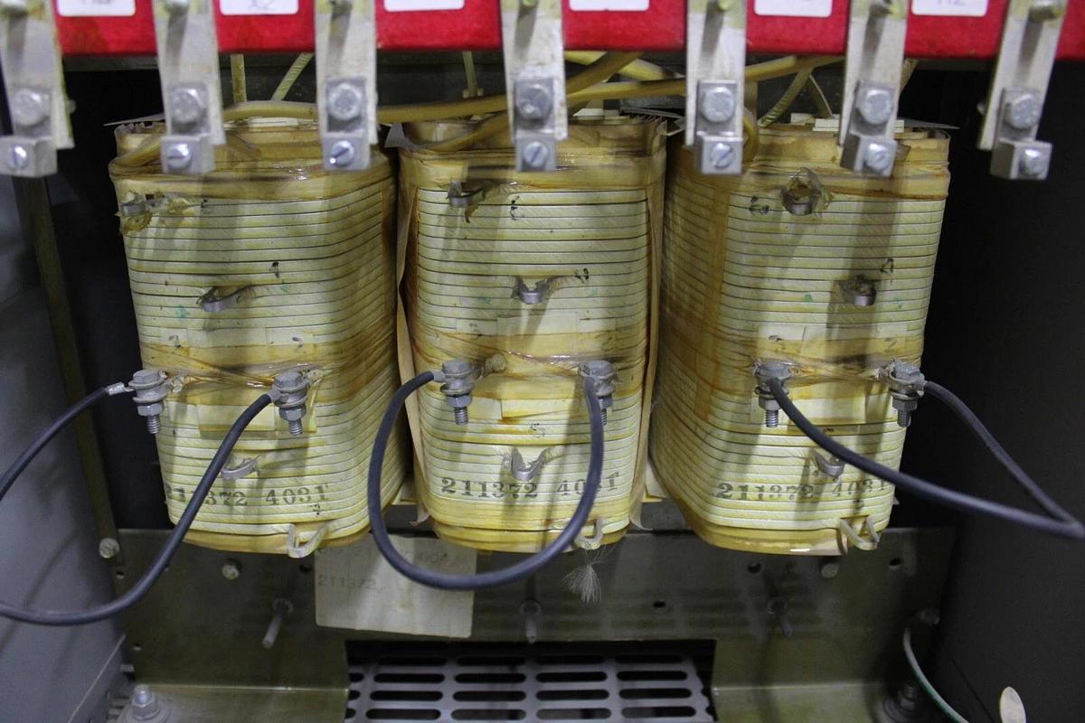 Used FEDERAL PACIFIC TRANSFORMER 36-B 20 kVA PRI: 460V SEC: 460Y/266V 3-PHASE