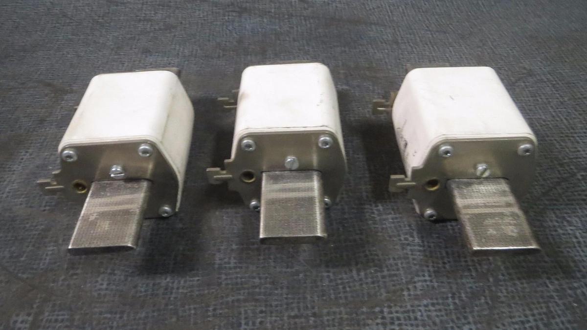 Used JEAN MULLER (1) HLS 2 FUSE 450 AMP 690V 100 KA R2186400 VDE636 **WARRANTY**