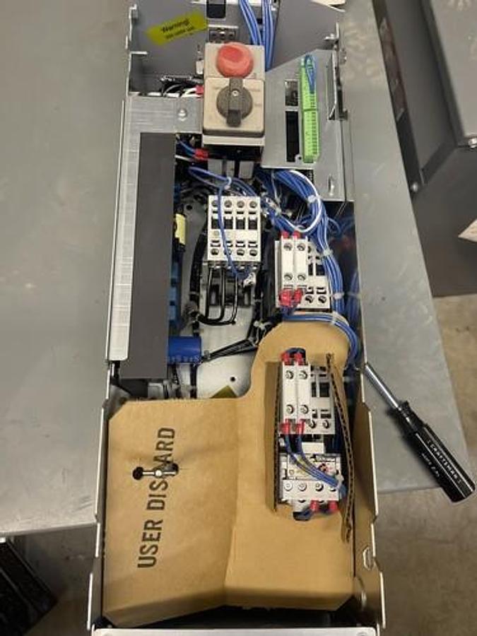 Used DANFOSS VERTICAL VFD 174L1110 VLT HVAC DRIVE 200 VAC @ 16.7 AMP 5 HP 3-PHASE