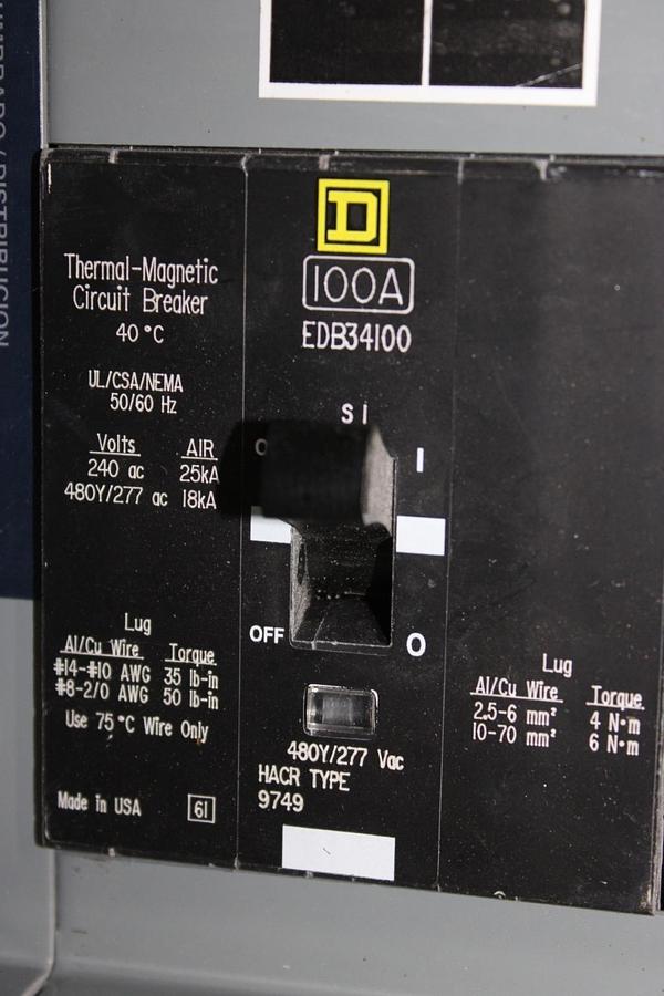 Used SQUARE D TYPE 1 NF MAIN SERVICE PANEL 12106793820100001 125 AMP 30-SLOT 240V