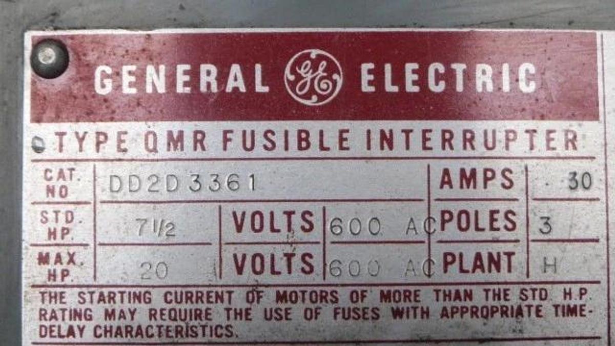 Used GENERAL ELECTRIC FUSIBLE PANELBOARD SWITCH DD2D3361 30 AMP 600 VAC 3-POLE 20 HP