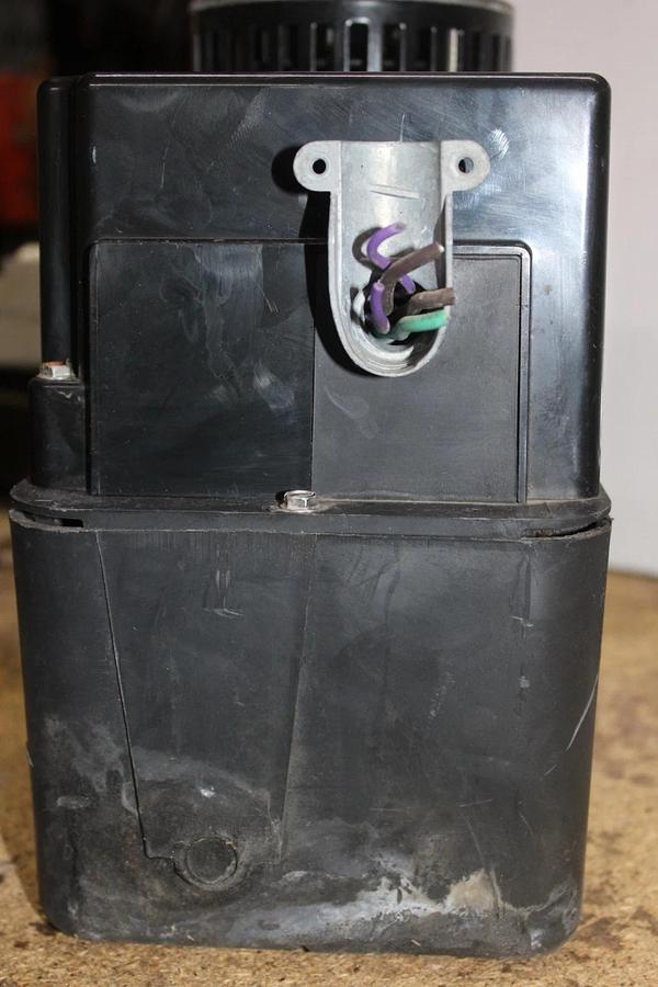 Used HARTELL LIEBERT PUMP A5X-2LI-460 806007 1A19271P2 460 VOLT 1.2 AMP 1-PHASE