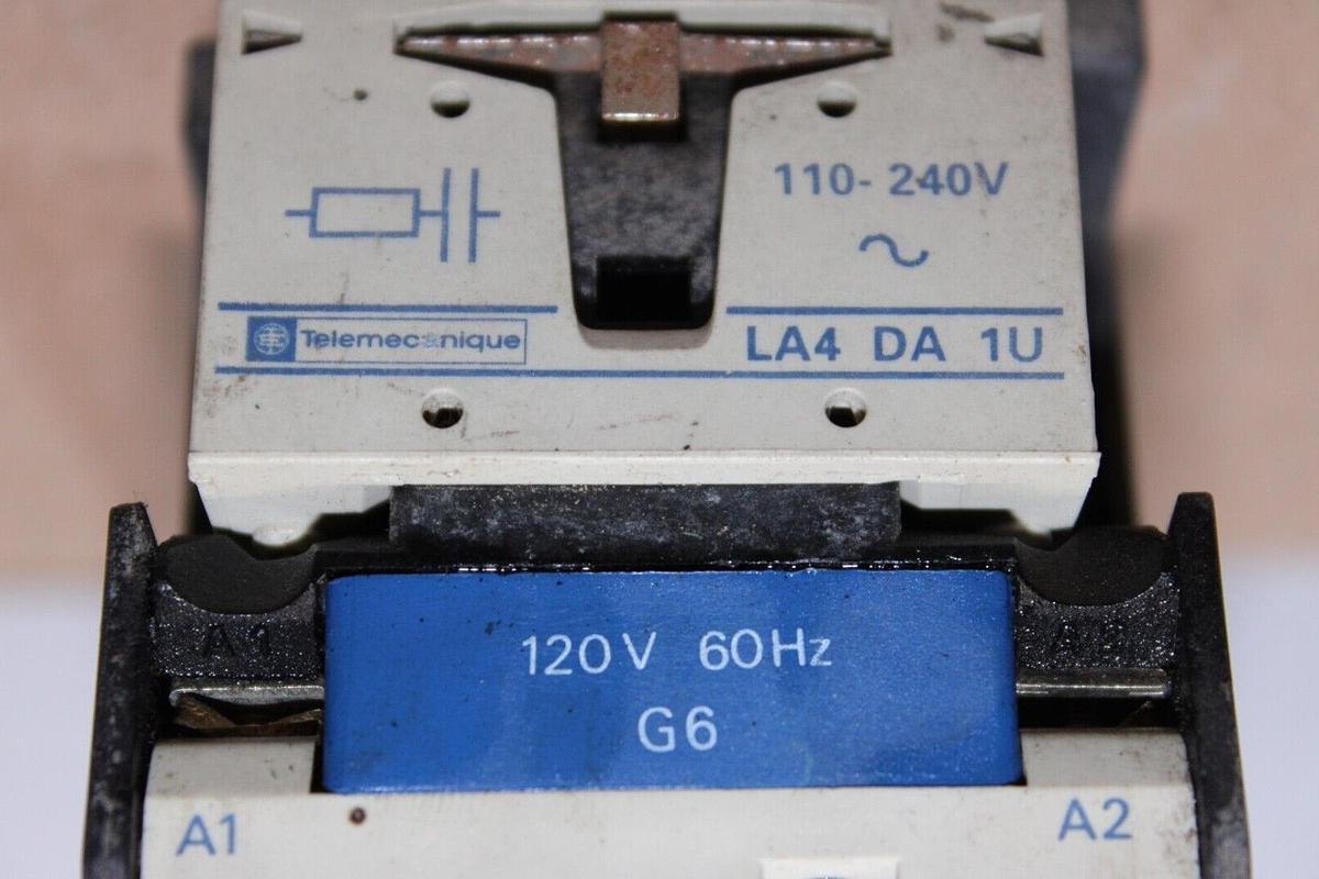 Used TELEMECANIQUE CONTACTOR LC1D2510 40 AMP 600 VAC 20 HP COIL: 120 VOLT