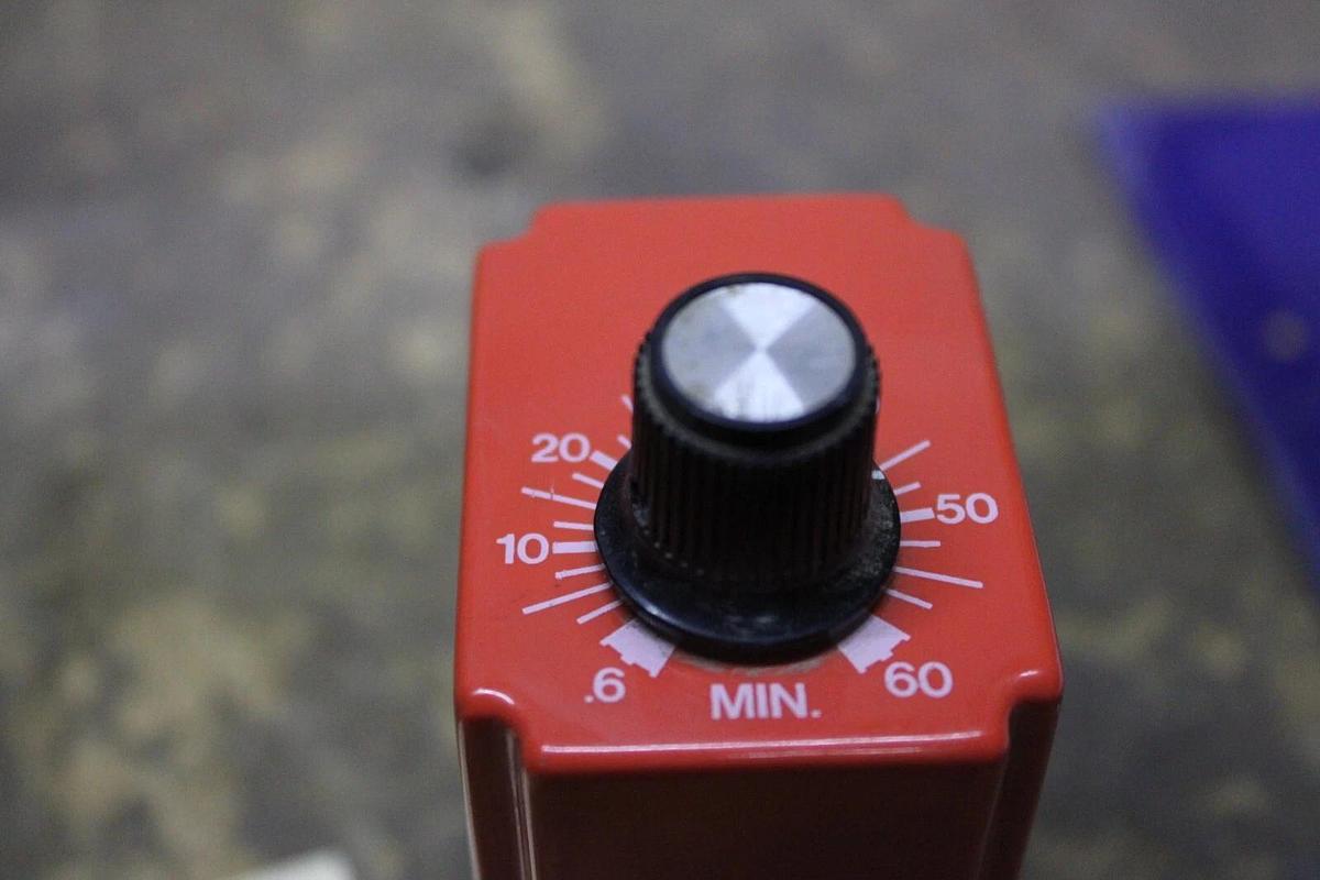 Used LOT OF 2 NCC SOLID STATE TIMER RELAY T1K-3600-461 36-3600 SECOND 120 VAC 10 AMP