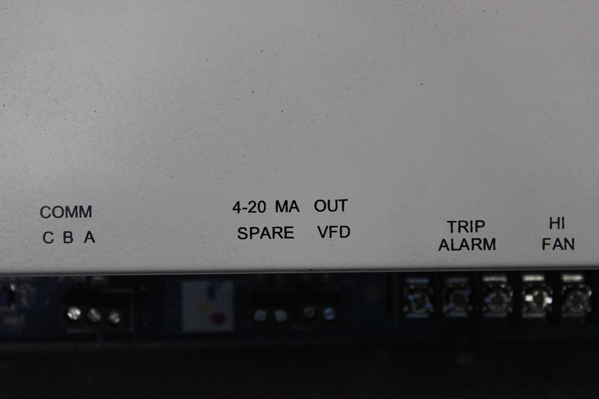 Used MCQUAY CAREL MICROTECH II HVAC CHILLER CONTROLLER PCO2MQ2BM0