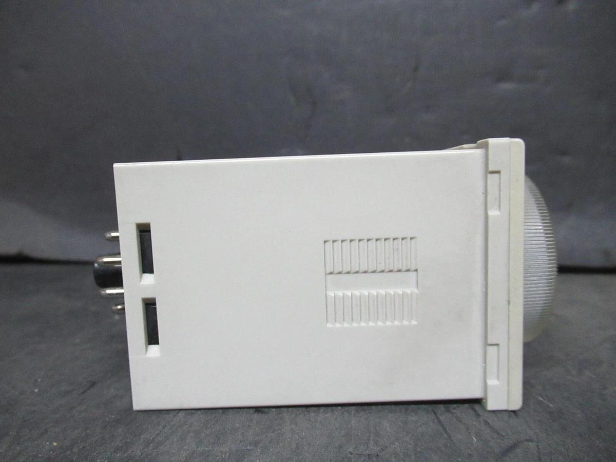 Used OMRON TIMER H3CR-H8L 200-240 VAC 5 AMP 0.6-12 SECOND **WARRANTY INCLUDED**