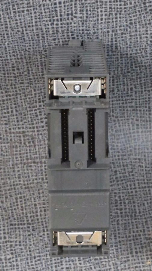 Used SIEMENS SIMATIC S7 INPUT MODULE 6ES7 MODEL: 322-1HH01-0AA0 **WARRANTY INCLUDED**