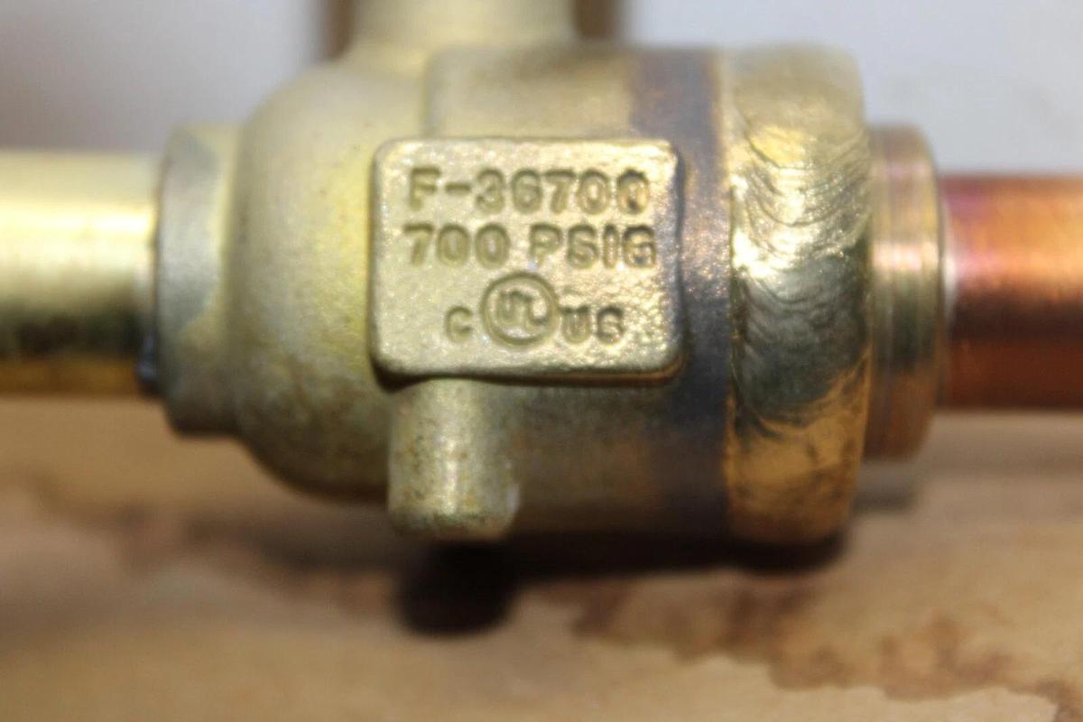 YORK 1/2" BALL VALVE 022-09172-000 F-36700 700 PSI 48 BAR *WARRANTY*