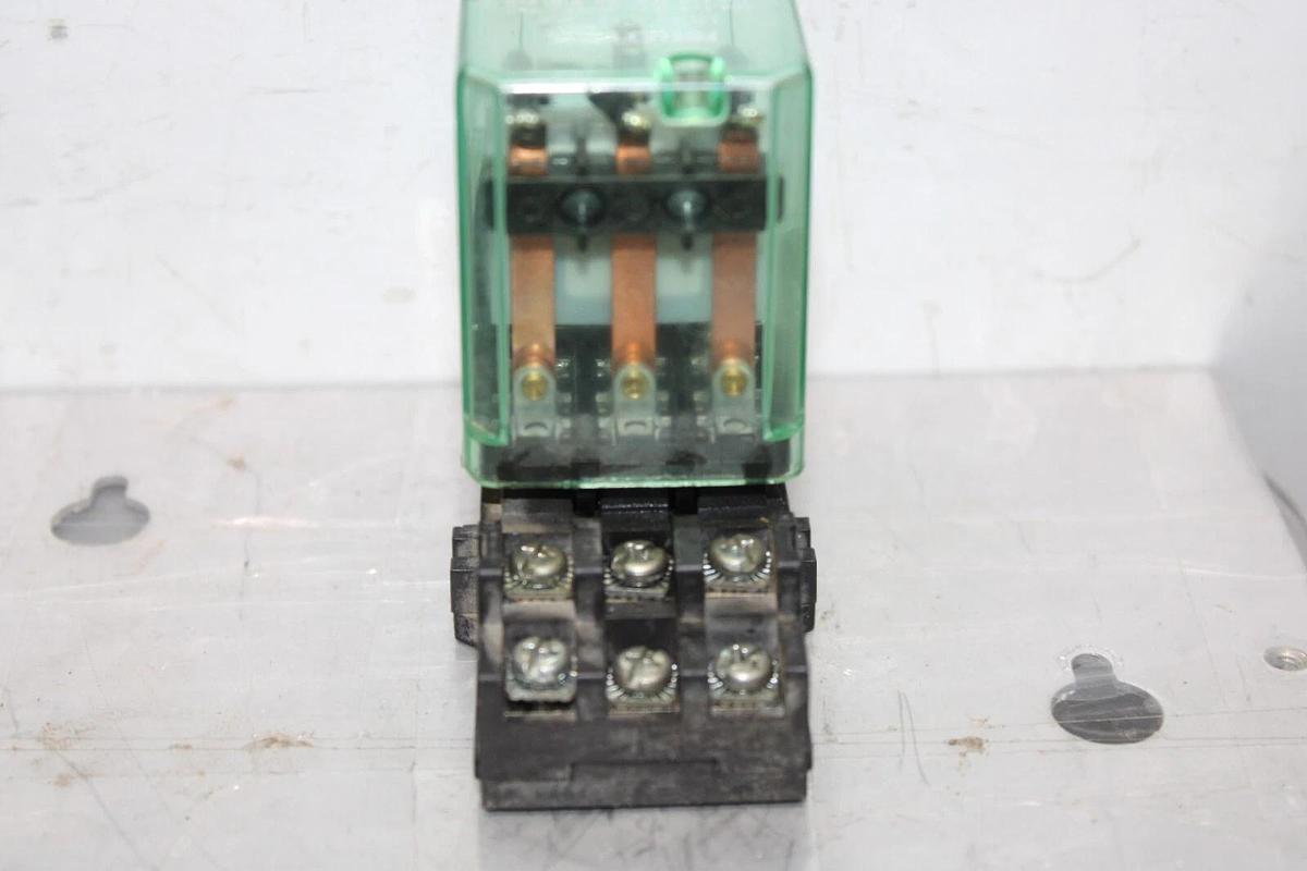Used MIDTEX RELAY 157-23T2P2 600 VAC 10 AMP COIL: 120 VAC