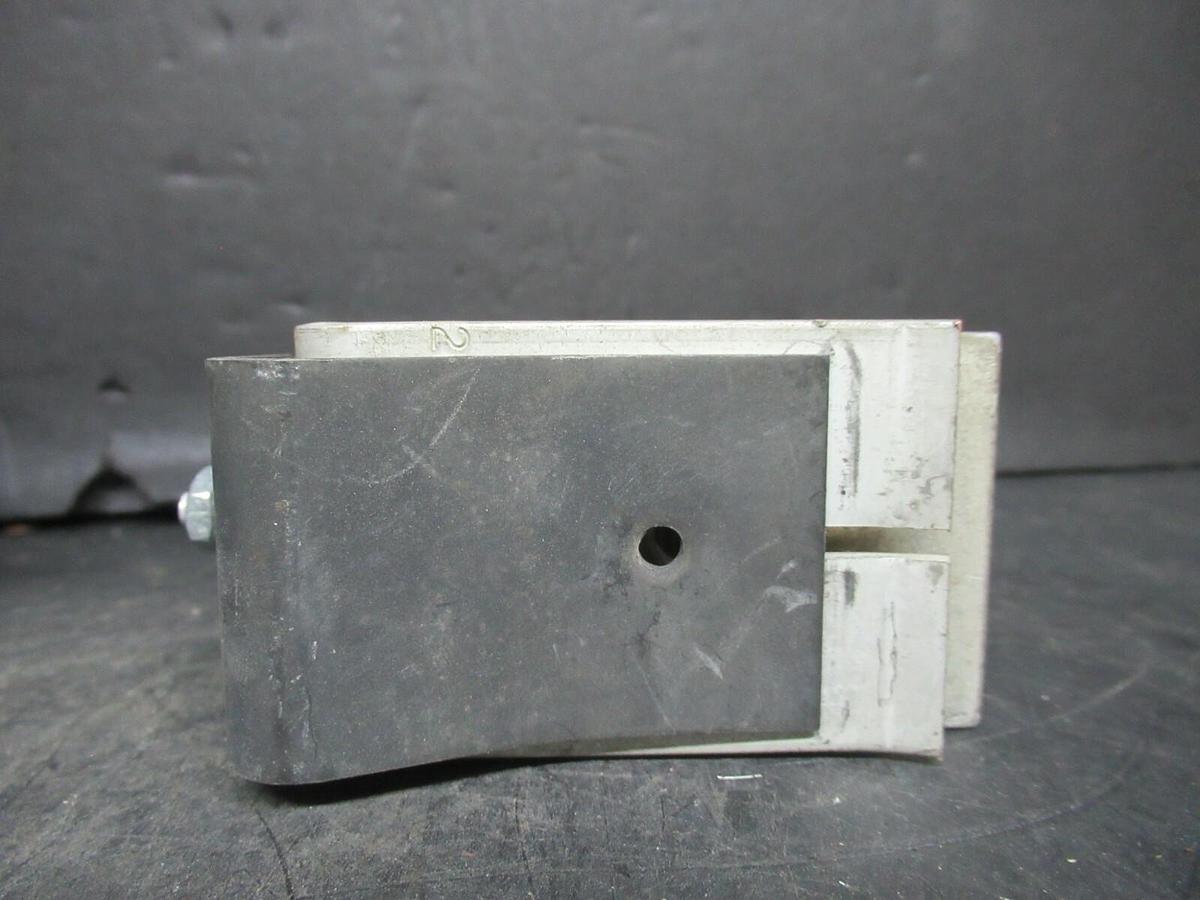 Used (2 QTY) SQUARE D A500 1 BARREL MECHANICAL FUSE CLIP CONNECTOR LUG BUS TAP LINK