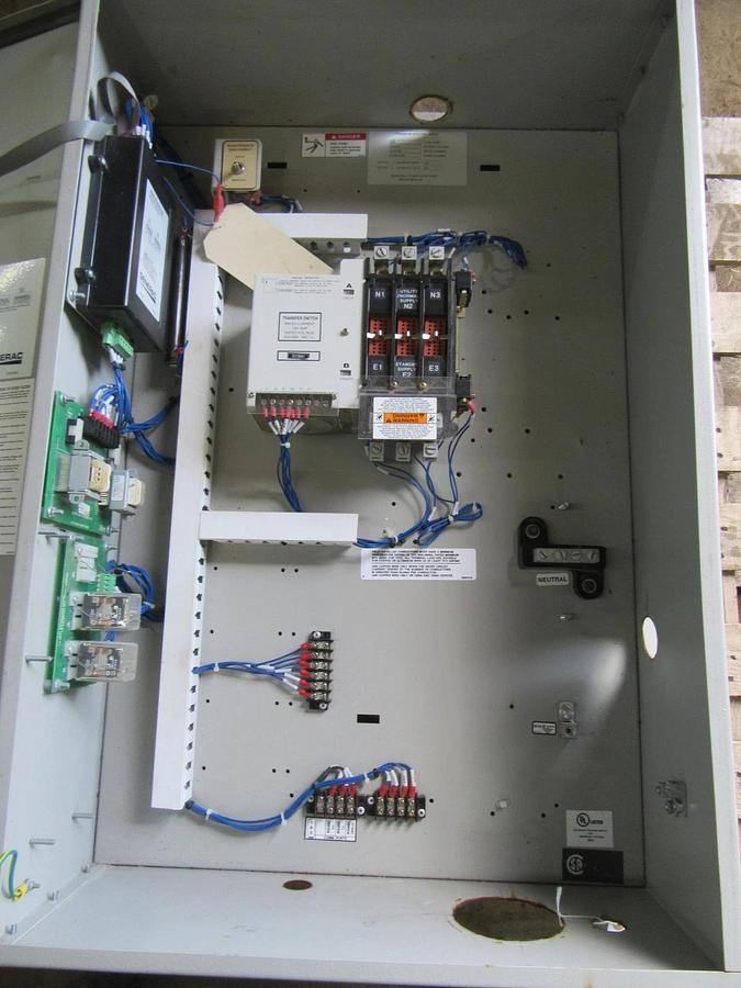 Used 100 AMP GENERAC HTS ATS AUTOMATIC TRANSFER SWITCH HTSN100G1 120/208 VAC