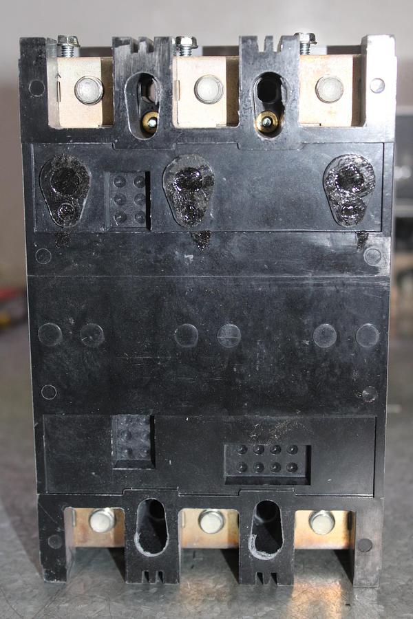 Used EATON XEFFECT CIRCUIT BREAKER FAZ-D4/3 480Y/277 VAC 4 AMP 3-POLE