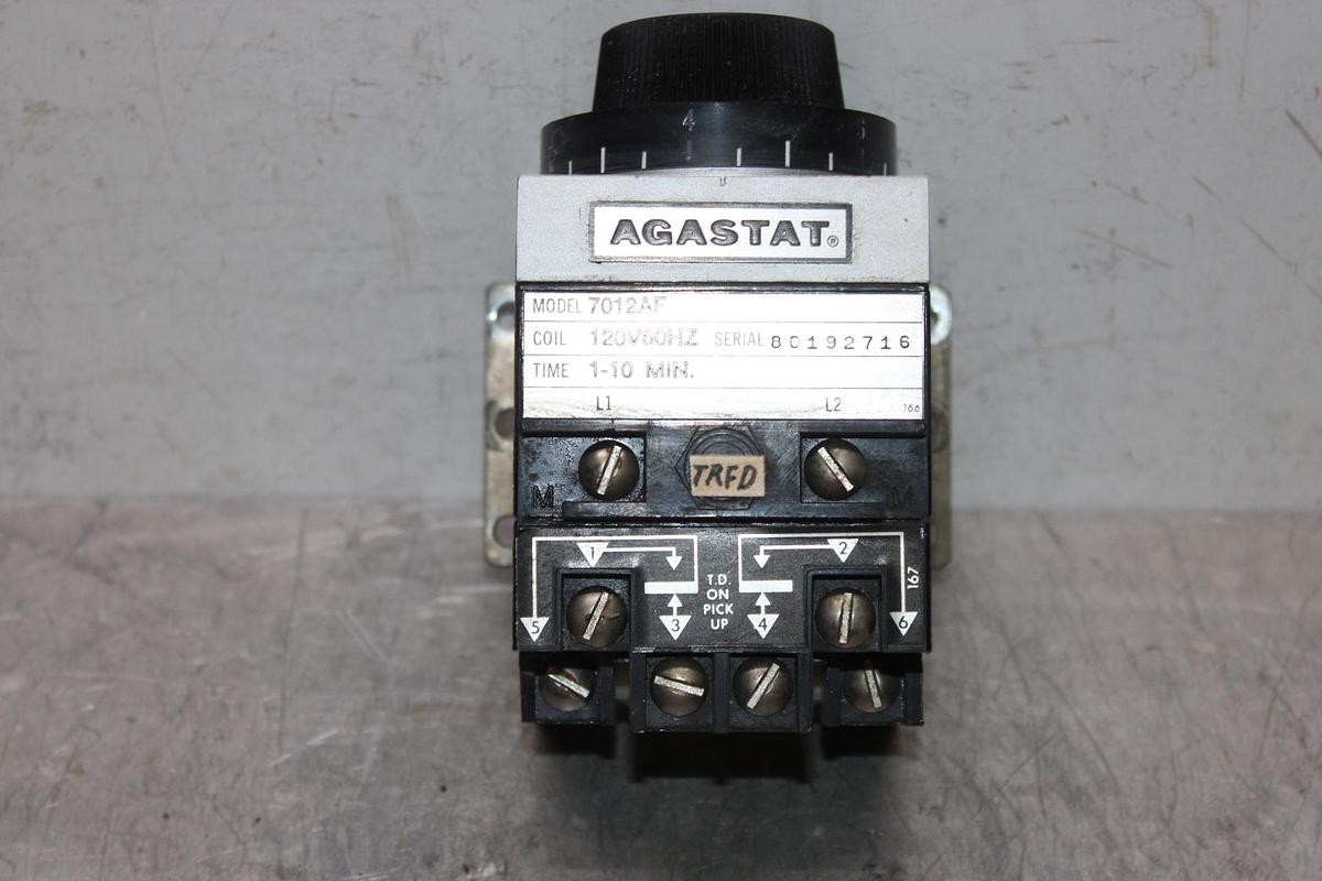 Used AGASTAT TIME DELAY RELAY 7014AE 120 VOLT 30-300 SECOND DELAY