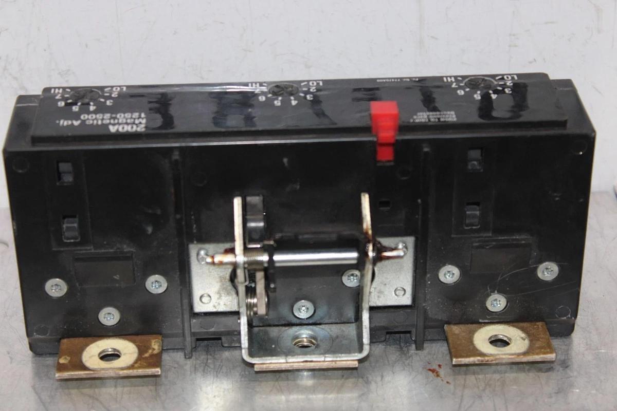 Used SIEMENS ADJUSTABLE OVERLOAD RELAY OM-1462012-2X-0748 77476A00 200 AMP