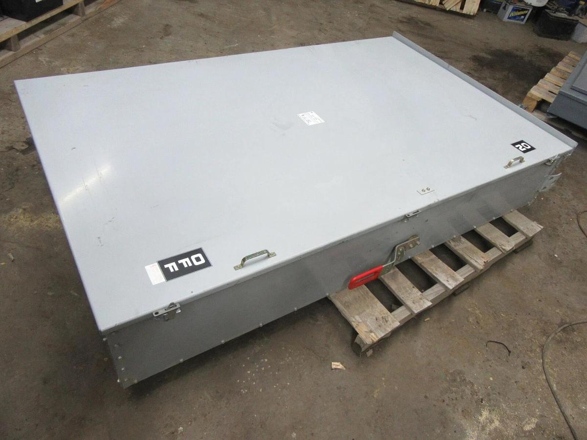 Used GE 1200 AMP HEAVY DUTY FUSIBLE SAFETY SWITCH 600 / 480 VAC CAT# TC72368R NEMA 3R