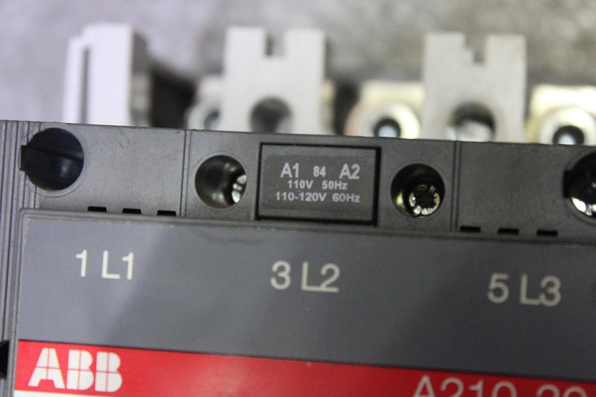 Used BRAY ACTUATOR BIB171.1U-YDN1A 025-038178-000 24 VAC 6 VA NEMA 2 W/ 3.25" VALVE