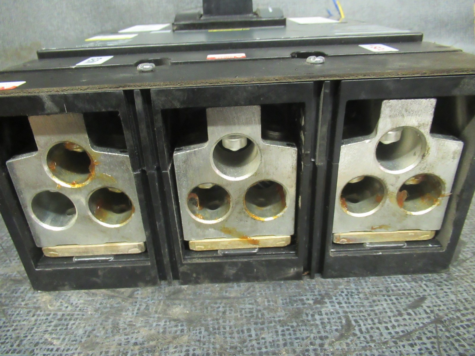 Used SQUARE-D BREAKER MHL3650032DC1625 500A 600VDC W/ AUXILIARY SWITCH & UVR & LUGS