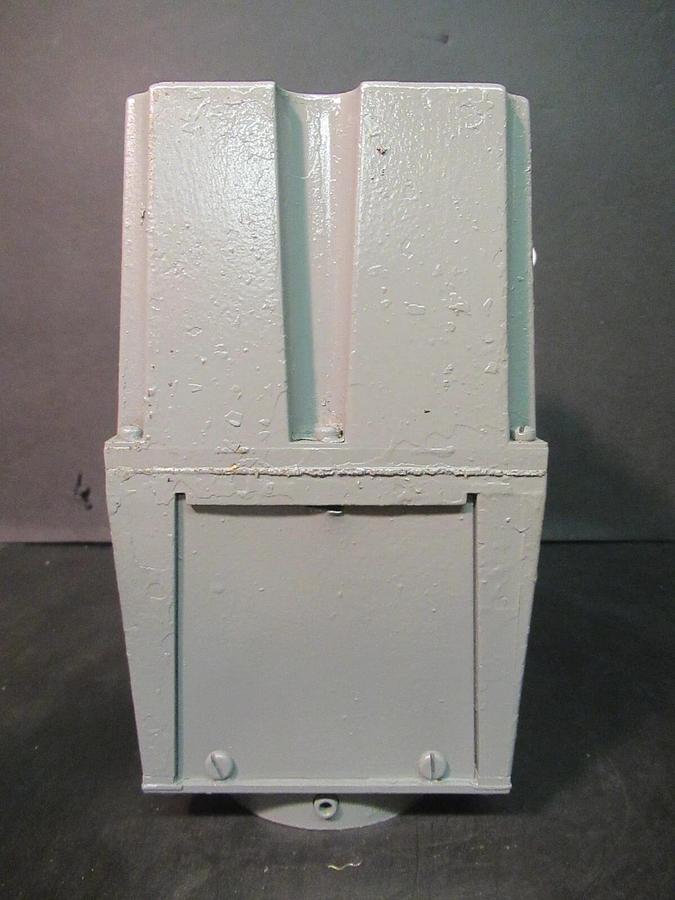 Used HONEYWELL FLUID POWER GAS VALVE V4055A10313 120 VAC 0.33 AMP G-LP GAS 75 PSI