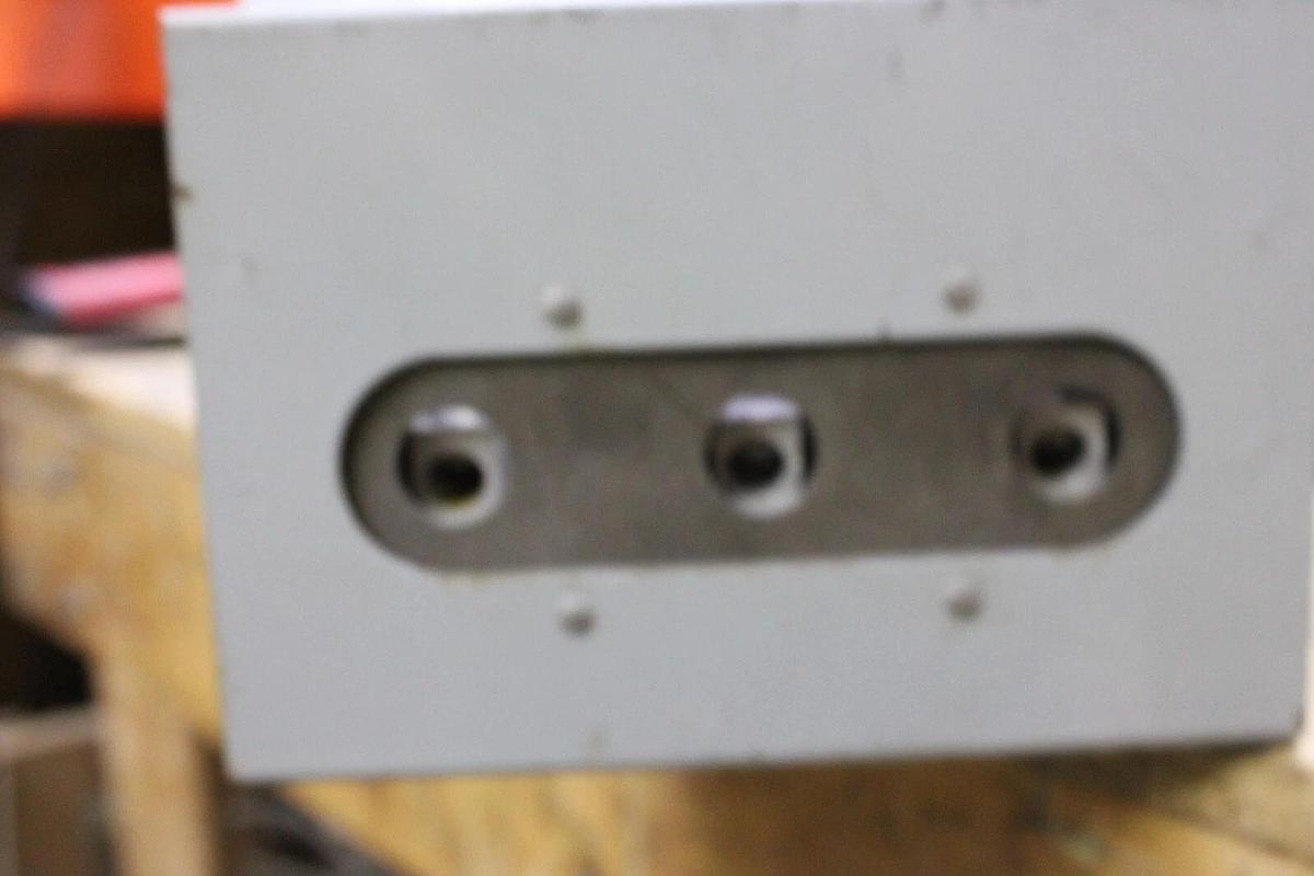 Used ITE VACU-BREAK DISCONNECT SWITCH V7E3623 60/100 AMP 600 VAC 3-POLE 3-PHASE